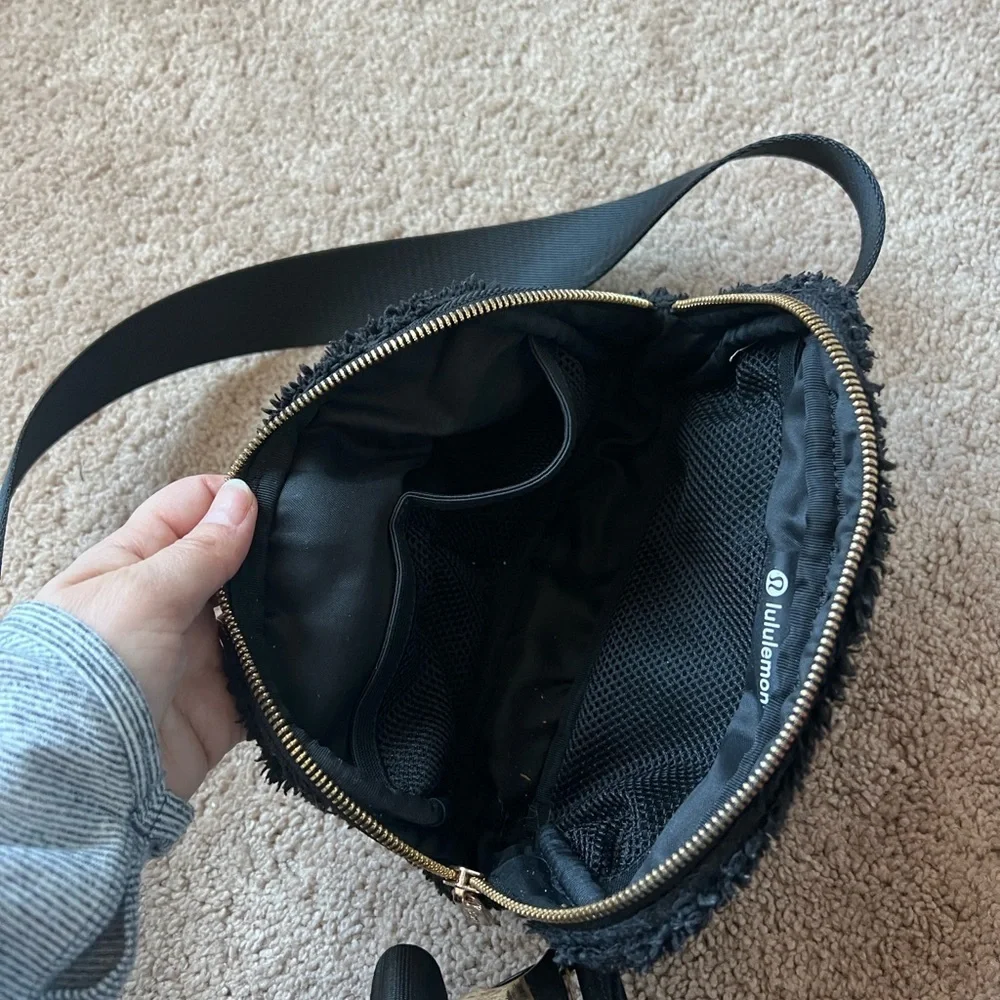 Lululemon Black Fleece Belt Bag with Gold Zipper
